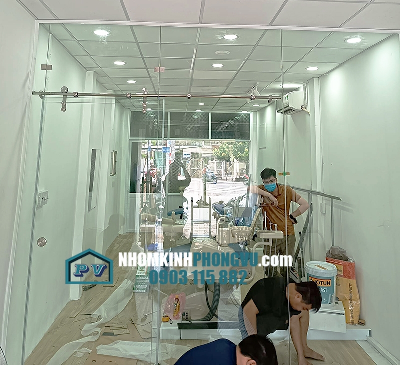 Làm cửa, vách kính cường lực tại bình thạnh, phú nhuận tphcm 
